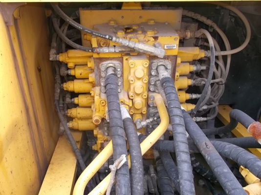 ขาย!! KOMATSU PC200-7 พร้อมใช้งาน