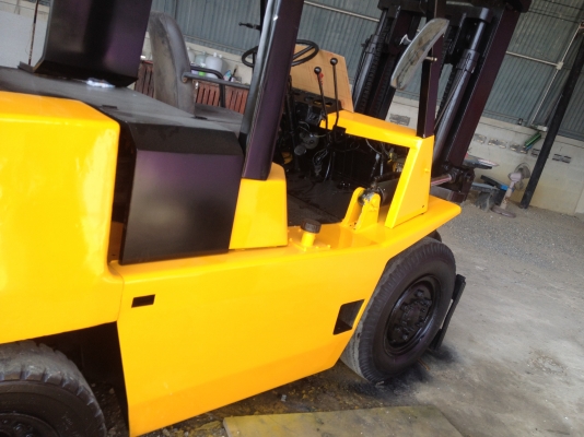 ขายTCM. F10.   5ตัน เกียร์ิอโต้