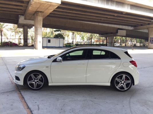 benz a250 amg sport สีขาว ปี 2015 รถสวยมาก มือเดียว ไมล์ 30xxx km benz a250 amg sport สีขาว ปี 2015 รถสวยมาก มือเดียว ไมล์ 30xxx km