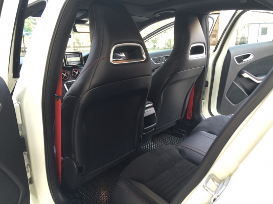 benz a250 amg sport สีขาว ปี 2015 รถสวยมาก มือเดียว ไมล์ 30xxx km benz a250 amg sport สีขาว ปี 2015 รถสวยมาก มือเดียว ไมล์ 30xxx km