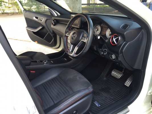 benz a250 amg sport สีขาว ปี 2015 รถสวยมาก มือเดียว ไมล์ 30xxx km benz a250 amg sport สีขาว ปี 2015 รถสวยมาก มือเดียว ไมล์ 30xxx km