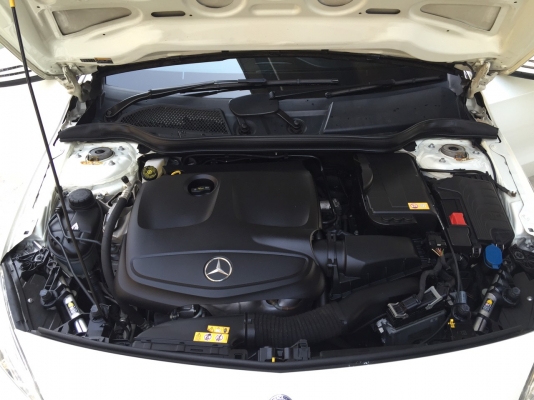 benz a250 amg sport สีขาว ปี 2015 รถสวยมาก มือเดียว ไมล์ 30xxx km benz a250 amg sport สีขาว ปี 2015 รถสวยมาก มือเดียว ไมล์ 30xxx km