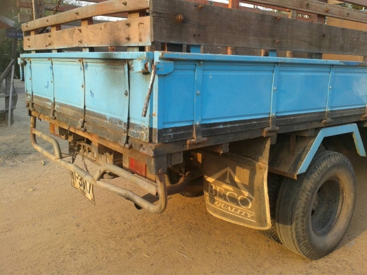 ขายด่วน ISUZU NKR 110 ขาย 285,000 บาท  สีสวยๆ ทั้งคัน เครื่องดี คัดซีส์สวย เอกสารพร้อมโอน