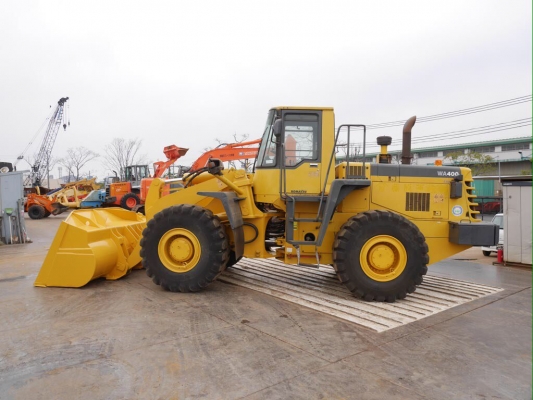 KOMATSU WA400-3E นำเข้าจากญี่ปุ่น สภาพสวยพร้อมใช้ โทร.090-986-2521 อ๊อบ
