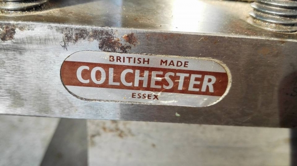 **** Sold **** ป้อมมีด COLCHESTER Made in England ใช้กับแท่นกลึง 6-8 ฟุต เป็นของใหม่ 100\% สวยพร้อมใช้.