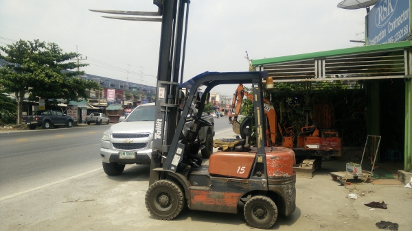 รถยก 1.5 ตัน เสา 3 เมตรดีเซล เกียร์ออโต้ รถยก 1.5 ตัน เสา 3 เมตรดีเซล เกียร์ออโต้