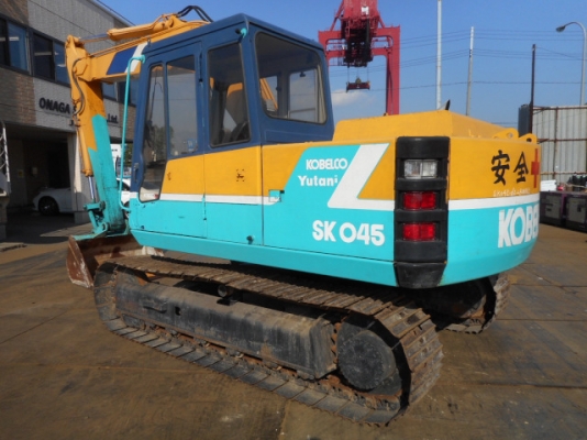 ขาย KOBELCO SK045 สภาพสวยราคาถูก จากญี่ปุ่นแท้100\% ทำงานเพียง 4,044ชม. โทร 081-1463244(เจ๊สุ)