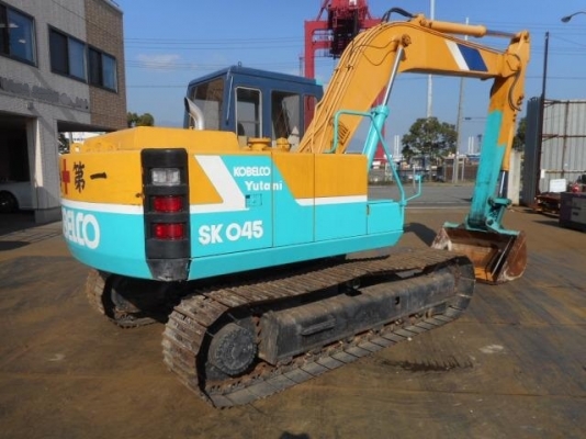 ขาย KOBELCO SK045 สภาพสวยราคาถูก จากญี่ปุ่นแท้100\% ทำงานเพียง 4,044ชม. โทร 081-1463244(เจ๊สุ)
