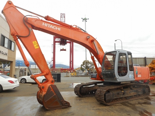 **ขาย** HITACHI EX200-5 สภาพสวยราคาถูก จากญี่ปุ่นแท้100\%  โทร 081-1463244,081-4673611(เจ๊สุ)