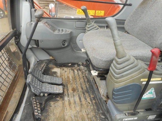 **ขาย** HITACHI EX200-5 สภาพสวยราคาถูก จากญี่ปุ่นแท้100\%  โทร 081-1463244,081-4673611(เจ๊สุ)