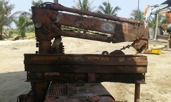 ขายเครนติดหลังรถปิคอัพ 4 ล้อ หรือ 6 ล้อเล็ก  ขนาดน้ำหนักยก 1 ตัน เครน 3 ปลอก 2 ชัก เก่านอก มีตะขอ ราคา 32,000 บาท