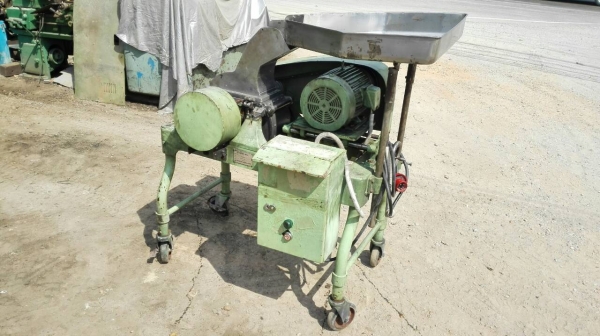 เครื่องบดสับระเอียด HOSOKAWA MICRON JAPAN ห้องบดใบสับเป็นสแตนเลส สภาพใหม่พร้อมใช้งาน.