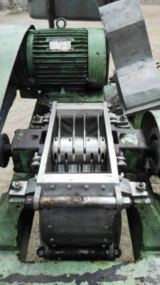 เครื่องบดสับระเอียด HOSOKAWA MICRON JAPAN ห้องบดใบสับเป็นสแตนเลส สภาพใหม่พร้อมใช้งาน.