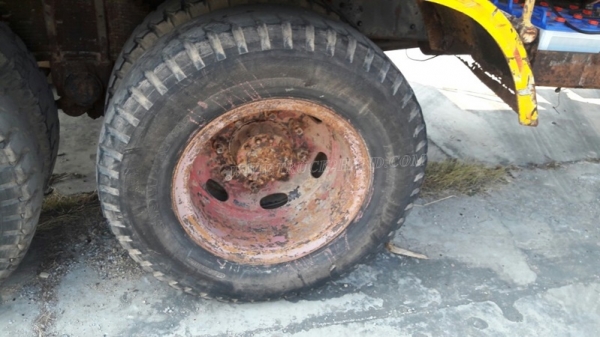 รถบรรทุกน้ำหัวยาว ขนาด 10 ล้อ ขนาด 160 แรงม้า จดทะเบียนปี 2546