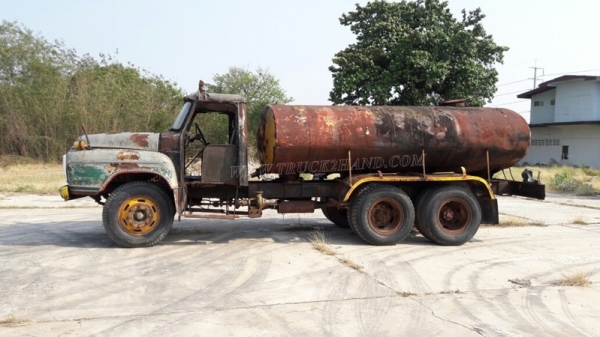 รถบรรทุกน้ำหัวยาว ขนาด 10 ล้อ ขนาด 160 แรงม้า จดทะเบียนปี 2546