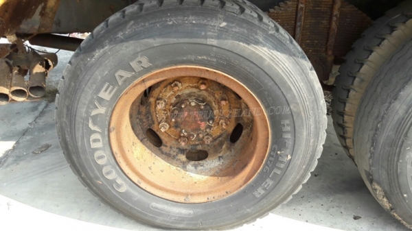 รถบรรทุกน้ำหัวยาว ขนาด 10 ล้อ ขนาด 160 แรงม้า จดทะเบียนปี 2546