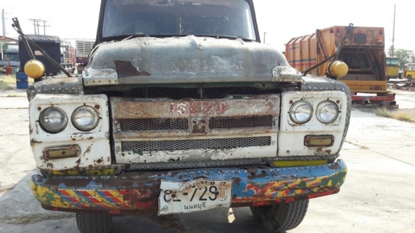 รถบรรทุกน้ำหัวยาว ขนาด 10 ล้อ ขนาด 160 แรงม้า จดทะเบียนปี 2546