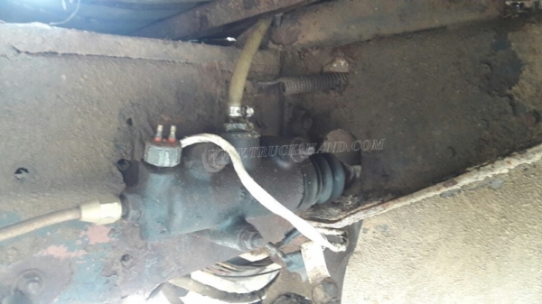 รถบรรทุกน้ำหัวยาว ขนาด 10 ล้อ ขนาด 160 แรงม้า จดทะเบียนปี 2546