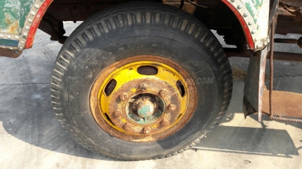 รถบรรทุกน้ำหัวยาว ขนาด 10 ล้อ ขนาด 160 แรงม้า จดทะเบียนปี 2546