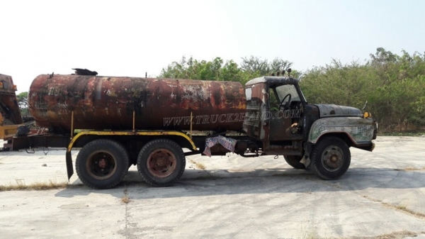 รถบรรทุกน้ำหัวยาว ขนาด 10 ล้อ ขนาด 160 แรงม้า จดทะเบียนปี 2546