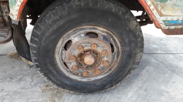 รถบรรทุกน้ำหัวยาว ขนาด 10 ล้อ ขนาด 160 แรงม้า จดทะเบียนปี 2546