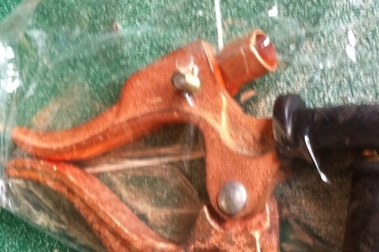 คีมจับสายกาวล์ ของเครื่องเชื่อมไฟฟ้า (EARTH CLAMPS) ขนาด 300 A. บีบจับงานเชื่อมแน่นไม่อาร์ค มือจับพลาสติกไม่นำไฟฟ้า