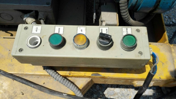 Sell>> X- Lift ‪#&lrm;เอ็กลิฟท์โดยสาร‬ T.M.C. 500 kg. ยกสูง 5 เมตร. มอเตอร์ ‪#&lrm;Mitsubishi‬ 3 HP. 220 V. รีโมทอุปกรณ์ครบ สภาพนางฟ้า 95\% เคลื่อนที่ได้อเนกประสงค์ งานมาตรฐานสากลส่งออกต่างประเทศ มาเทสก่อนได้!!