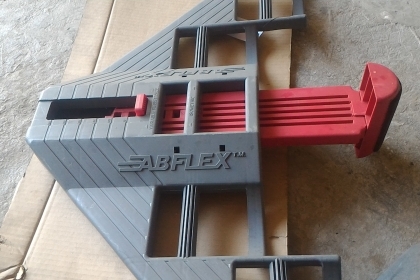 อุปกรณ์กีฬา AB FLEX ช่วยสร้างกล้ามเนื้อหน้าท้องและส่วนแขนให้สวยและแข็งแรง ทำงานโดยการออกแรงต้านกับหน้าท้องดึงเข้าหาตัว