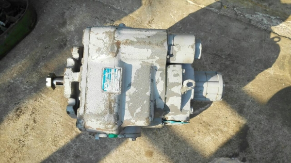 ปั้มไฮดรอลิค DAIKIN เบอร์ 23 ของสแปรใหม่เก่าเก็บ ใส่กับรถโม่ปูน รถเกี่ยวได้ มี 2 ลูกหมุนนิ่มพร้อมใช้งาน