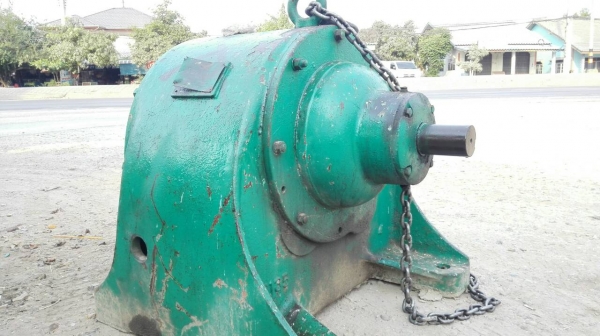 หัวเกียร์ทด SKK Made in JAPAN ทด 1:30 ใช้กับมอเตอร์ 50-60 HP. สภาพสวยหมุนนิ่มพร้อมใช้งาน.