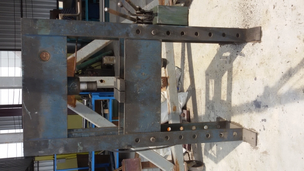 แท่นอัด 30 ตัน