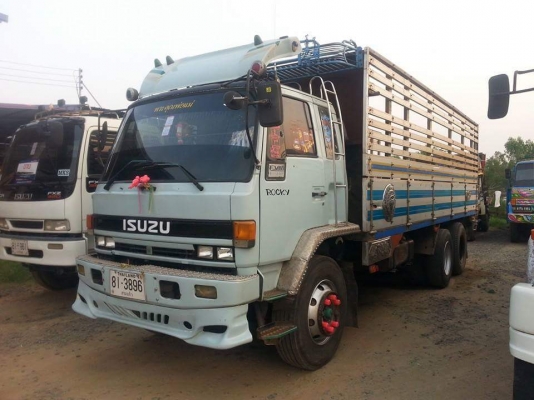 ขายรถ10ล้อ ยาว7.20เมตร ร็อกกี้นางฟ้า195แรง พ.เพาเวอร์ เบรกทิฟฟี่ ภายในสวย แอร์เย็น เอกสารพร้อมโอน โทร 090-8588220คุณนะ 093-3258446คุณบิว หรือเข้าดูสินค้าอื่นๆได้ที่ www.truck.in.th/498 หรือเพจFacebook ณรงค์ ซื้อขายรถมือสอง (เว็บไซต์ส่วนตัว) หรือFacebook ค