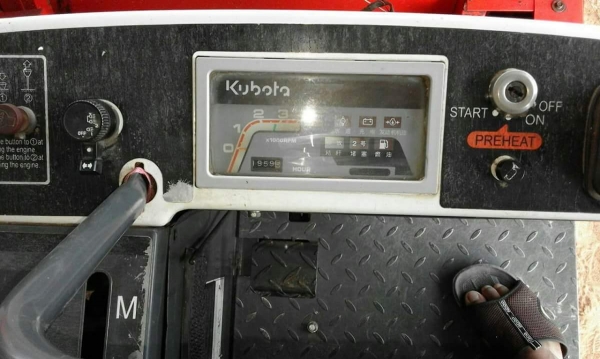 ขายรถเกี่ยวข้าว KUBOTA DC68G ใช้งานน้อย เครื่องดี ช่วงล่างแน่น สภาพสวยพร้อมใช้งาน สนใจโทร 090-8588220คุณนะ 093-3258446คุณบิว หรือเข้าดูสินค้าอื่นๆได้ที่ www.truck.in.th/498 หรือเพจFacebook ณรงค์ ซื้อขายรถมือสอง (เว็บไซต์ส่วนตัว) หรือFacebook คุณนะ รถบรรทุ ขายรถเกี่ยวข้าว KUBOTA DC68G ใช้งานน้อย เครื่องดี ช่วงล่างแน่น สภาพสวยพร้อมใช้งาน สนใจโทร 090-8588220คุณนะ 093-3258446คุณบิว หรือเข้าดูสินค้าอื่นๆได้ที่ www.truck.in.th/498 หรือเพจFacebook ณรงค์ ซื้อขายรถมือสอง (เว็บไซต์ส่วนตัว) หรือFacebook คุณนะ รถบรรทุ