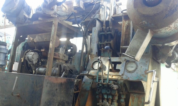 รถขุดเจาะสามารถนำไปดัดแปลงเจาะดินได้หลายแบบ รถเก่านอก ราคา 480,000 บาท