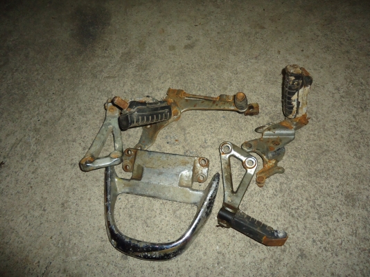 ชุดอะไหล่พักเท้า nova dash เหล็กท้ายเบาะฯ