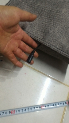 หมอนลูกกลิ่งนวดมีลูกกลิ่งนวด 4 ตัว  ยี่ห้อ LOURES จากญี่ปุ่น มีความร้อนช่วยระหว่างนวด ทำงานเงียบ ใช้ใน รถ ในบ้านได้