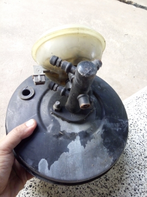 หม้อลมเบรคติดปั้ม audi 80