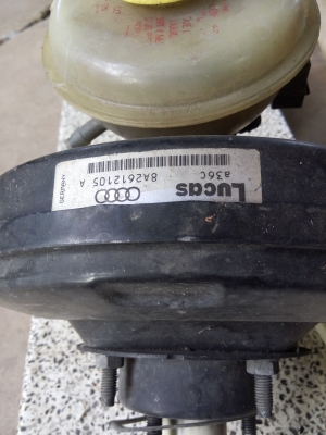 หม้อลมเบรคติดปั้ม audi 80