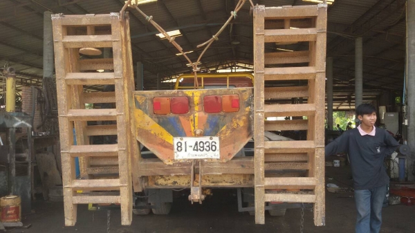 ขายด่วนหางบันได้เทเลอร์มีชุดไฮโดริกครบชุดเหล็กหนา5นิ้ว พร้อมใช้งาน