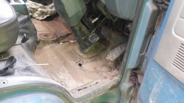 รถอีซูซู 6 ล้อ ( ไม่ดั้ม ) NPR 115 แรงม้า. ปี 37    สนใจติดต่อ  081 - 6079515