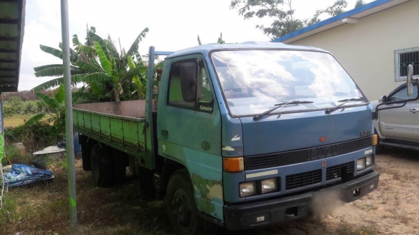 รถอีซูซู 6 ล้อ ( ไม่ดั้ม ) NPR 115 แรงม้า. ปี 37    สนใจติดต่อ  081 - 6079515