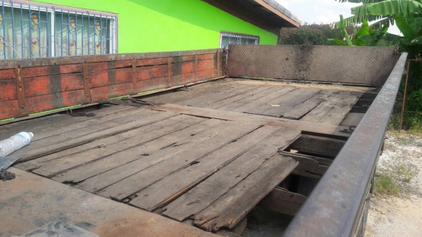 รถอีซูซู 6 ล้อ ( ไม่ดั้ม ) NPR 115 แรงม้า. ปี 37    สนใจติดต่อ  081 - 6079515