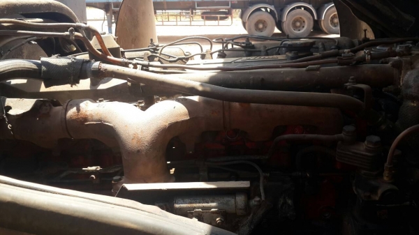 รถฮีโน่ 10 ล้อ หัวลาก เปอร์เฟีย FS270A - 260 แรงม้า. ปี 39    สนใจติดต่อ  081 - 6079515