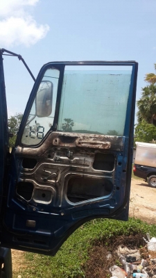 รถฮีโน่ 10 ล้อ หัวลาก เปอร์เฟีย FS270A - 260 แรงม้า. ปี 39    สนใจติดต่อ  081 - 6079515