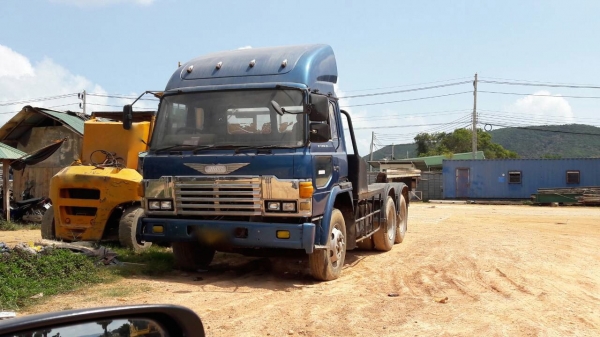 รถฮีโน่ 10 ล้อ หัวลาก เปอร์เฟีย FS270A - 260 แรงม้า. ปี 39    สนใจติดต่อ  081 - 6079515