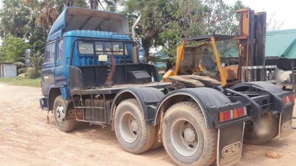 รถฮีโน่ 10 ล้อ หัวลาก เปอร์เฟีย FS270A - 260 แรงม้า. ปี 39    สนใจติดต่อ  081 - 6079515