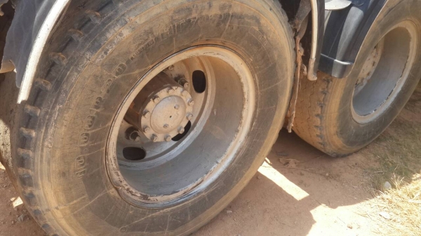 รถฮีโน่ 10 ล้อ หัวลาก เปอร์เฟีย FS270A - 260 แรงม้า. ปี 39    สนใจติดต่อ  081 - 6079515