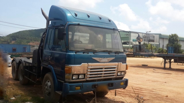 รถฮีโน่ 10 ล้อ หัวลาก เปอร์เฟีย FS270A - 260 แรงม้า. ปี 39    สนใจติดต่อ  081 - 6079515