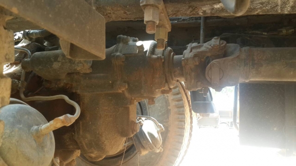 รถฮีโน่ 10 ล้อ หัวลาก เปอร์เฟีย FS270A - 260 แรงม้า. ปี 39    สนใจติดต่อ  081 - 6079515