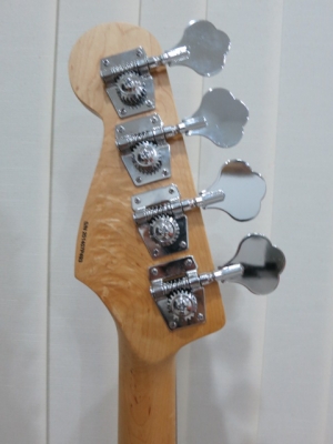 เบสไฟฟ้า 4 สาย Century ของใหม่ สีแดง ทรง Precision Bass ขายถูก